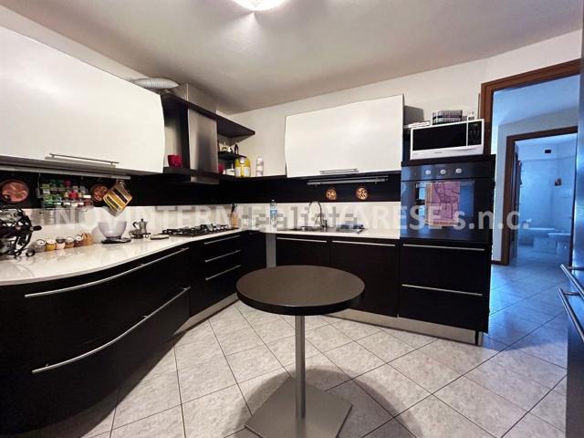 Appartamento in affitto di 104 m² in Via Oslavia