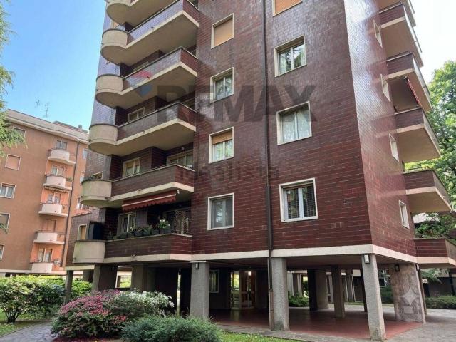 Appartamento in affitto di 104 m² in Via Monsignore Proserpio, 11
