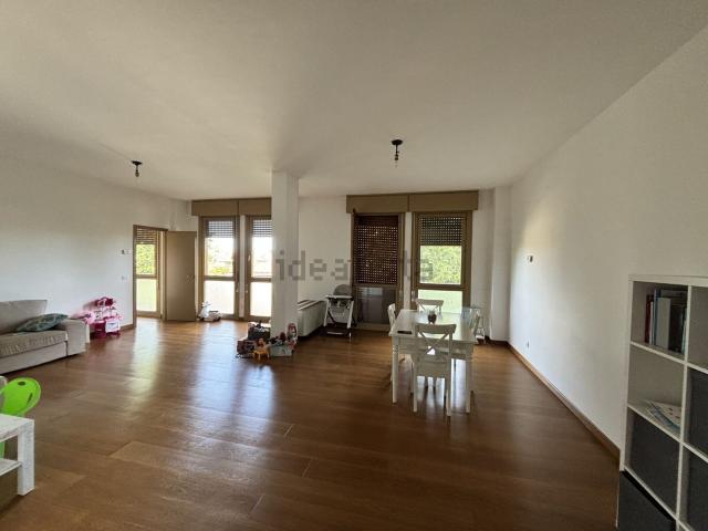 Appartamento in affitto di 104 m² in Piazzetta Amleto Sartori, 17