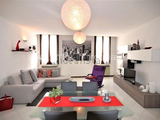 Appartamento in affitto di 105 m² in Via Cavour