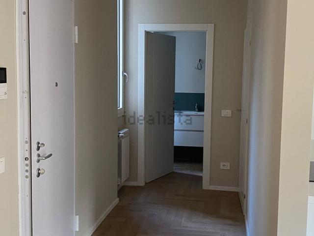 Appartamento in affitto di 105 m² in Via Achille Maiocchi