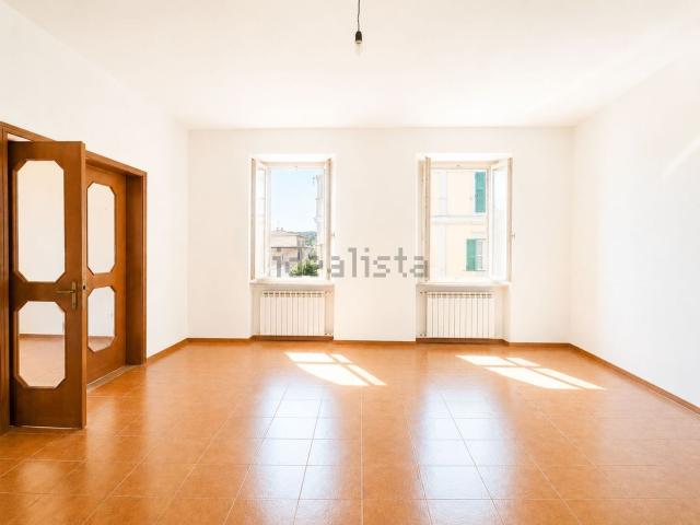 Appartamento in affitto di 105 m² in Via Aurelia Nord