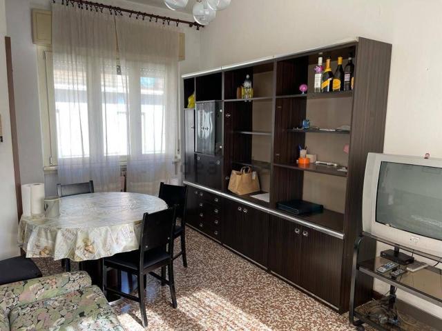 Appartamento in affitto di 105 m² in Via Baioni