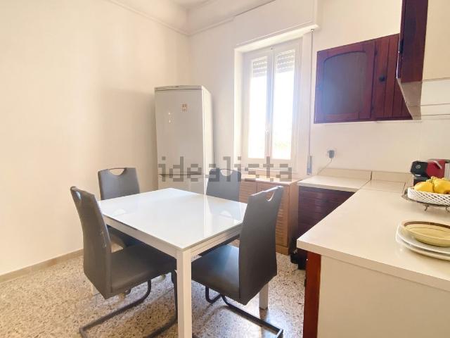 Appartamento in affitto di 105 m² in Via Barone Rossi, 3