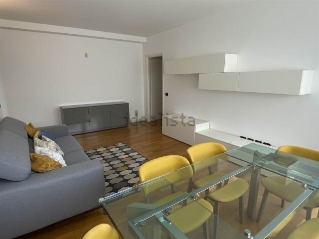 Appartamento in affitto di 105 m² in Via Giuseppe Bottelli, 16