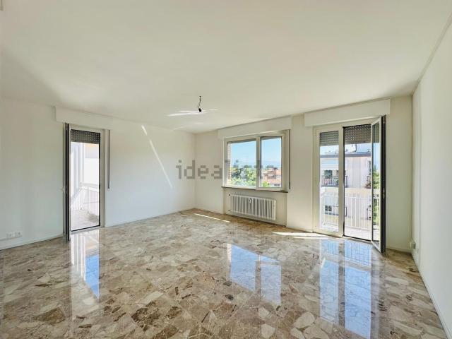 Appartamento in affitto di 105 m² in Via Giovanni Cosattini