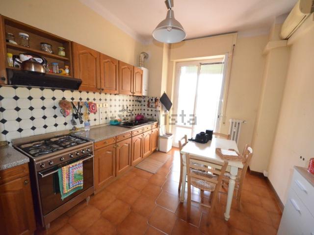 Appartamento in affitto di 105 m² in Via Enrico Forlanini