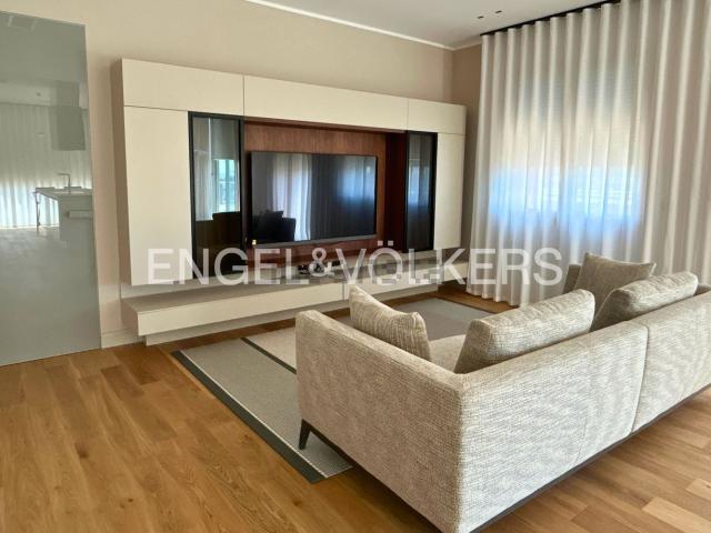 Appartamento in affitto di 105 m² in Via Fossamastra