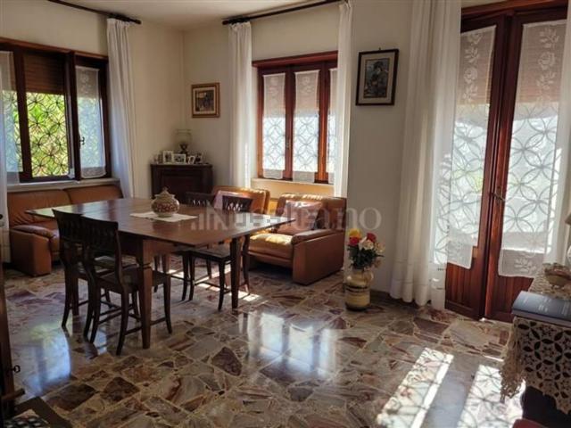 Appartamento in affitto di 105 m² in Via Francesco Grasselli