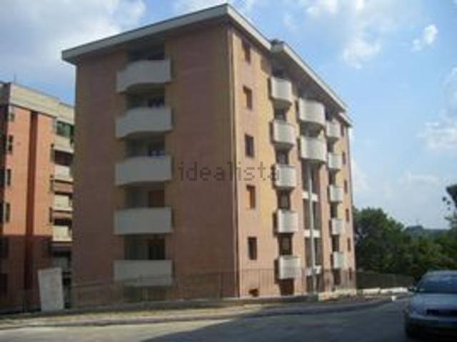 Appartamento in affitto di 105 m² in Via Francesco Petrarca, 7