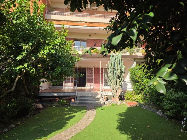 Appartamento in affitto di 105 m² in Via Francesco Petrarca, 93