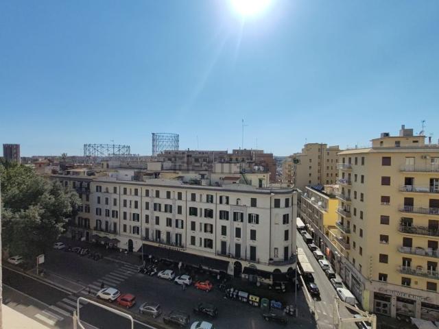 Appartamento in affitto di 105 m² in Via Ostiense