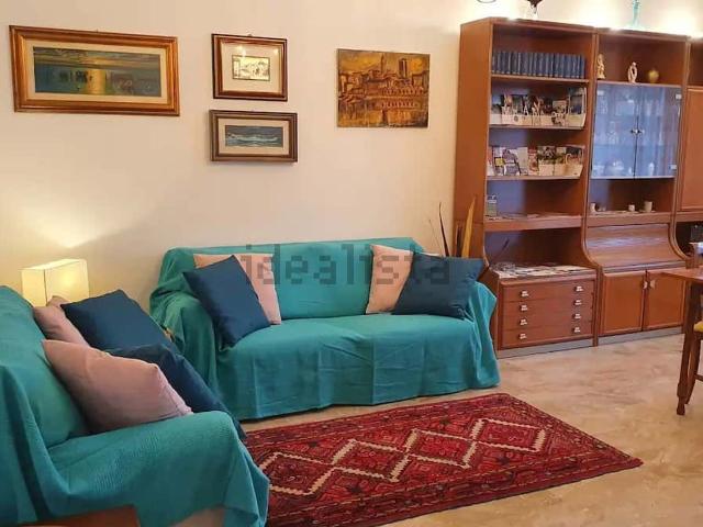 Appartamento in affitto di 105 m² in Via Libero Benedetti, 4