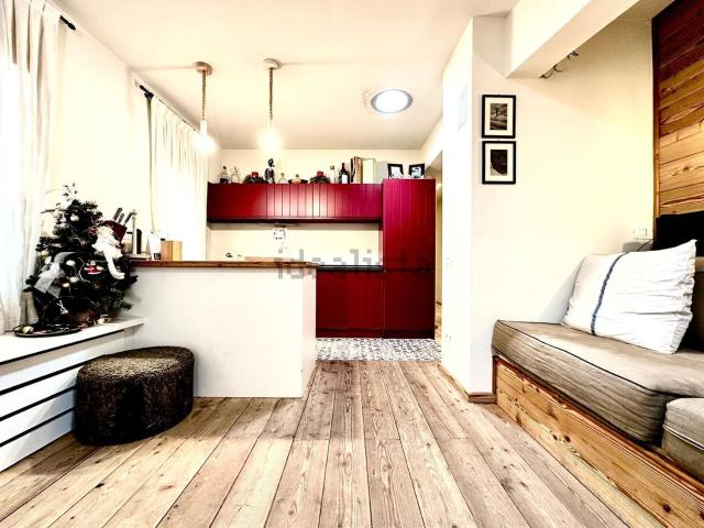 Appartamento in affitto di 105 m² in Via Monte Grappa, 1