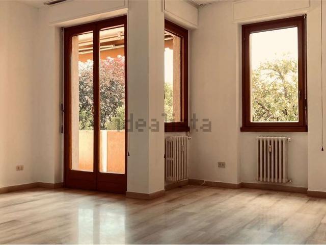 Appartamento in affitto di 105 m² in Via Maria Virginia Staurenghi, 9