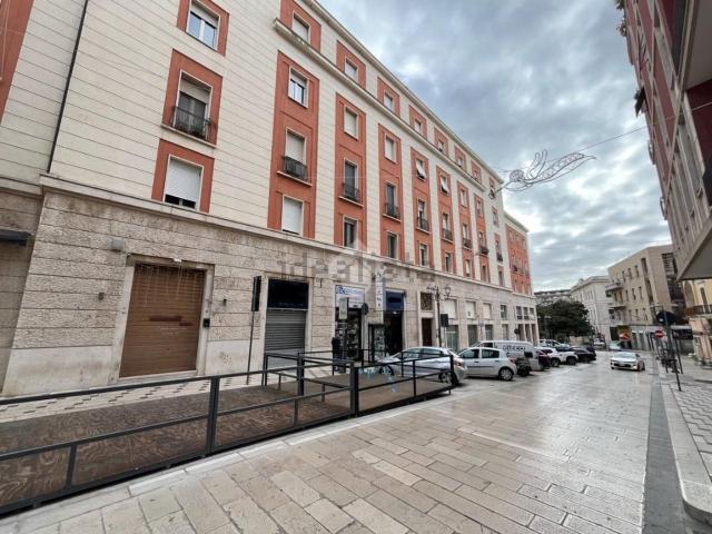 Appartamento in affitto di 105 m² in Via Santi, 8