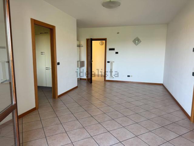 Appartamento in affitto di 105 m² in Via Secondo Casadei
