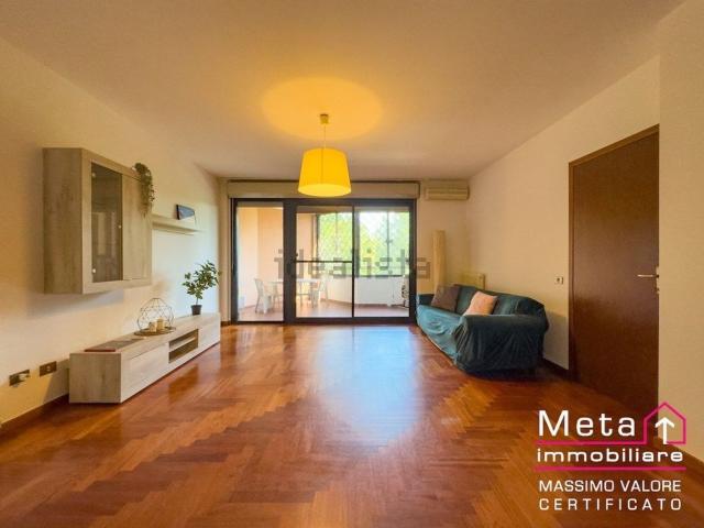 Appartamento in affitto di 105 m² in Via Spilamberto, 16