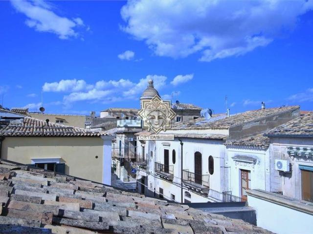 Appartamento in affitto di 105 m² in Via Principe Umberto, 24