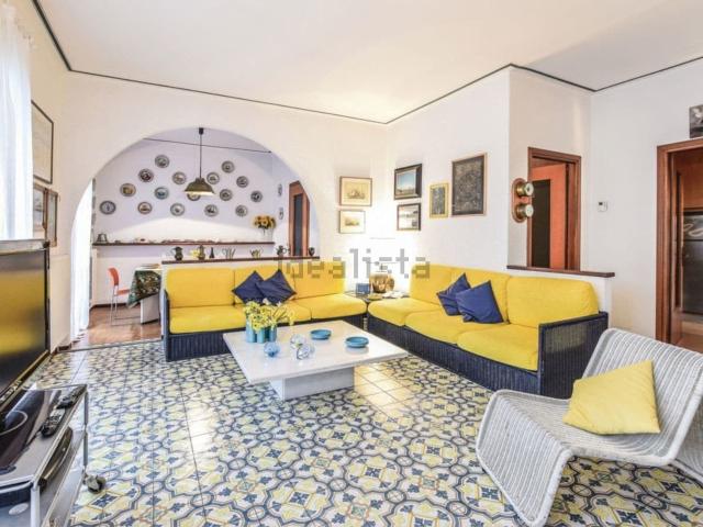 Appartamento in affitto di 105 m² in Via Privata Gattorno