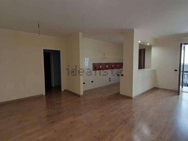 Appartamento in affitto di 105 m² in Via Roma, 37