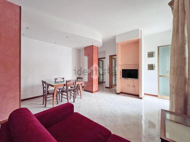 Appartamento in affitto di 105 m² in Viale Michelangelo, 175