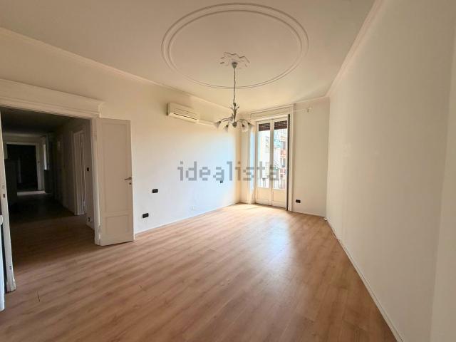 Appartamento in affitto di 105 m² in Viale Regina Giovanna, 38