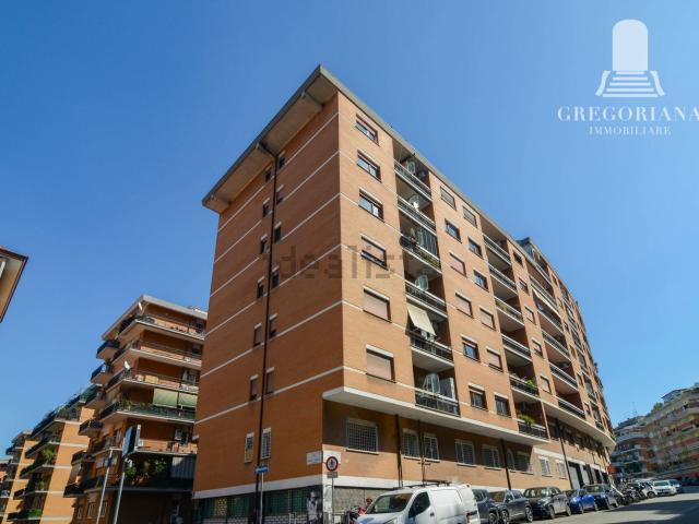 Appartamento in affitto di 106 m² in Via Carlo Pascal