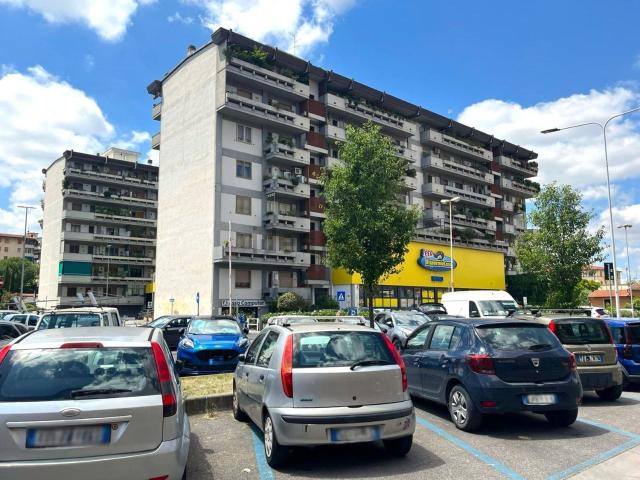 Appartamento in affitto di 106 m² in Via di Novoli, 97