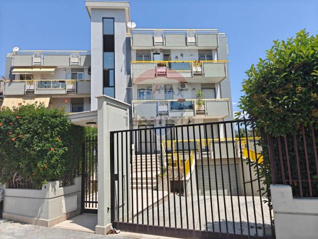 Appartamento in affitto di 106 m² in Via Iapigia, 10
