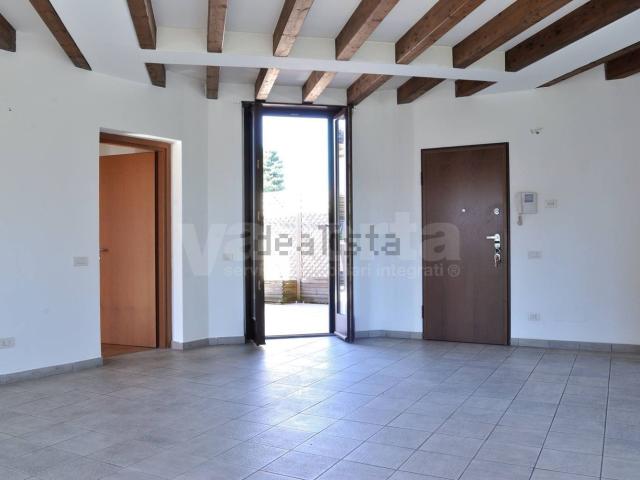 Appartamento in affitto di 107 m² in Via Cesare Battisti, 1