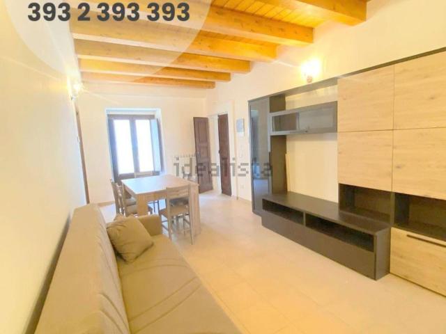Appartamento in affitto di 107 m² in Via Crispomonti, 32