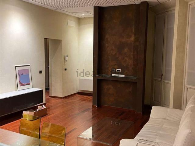 Appartamento in affitto di 107 m² in Via del Battaglione Toscano