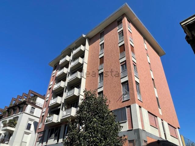 Appartamento in affitto di 107 m² in Via Melchiorre Gioia, 55