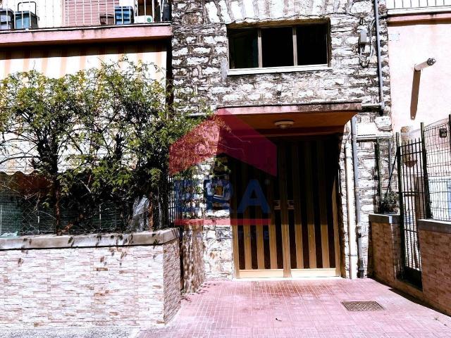 Appartamento in affitto di 107 m² in Via Ugo Foscolo