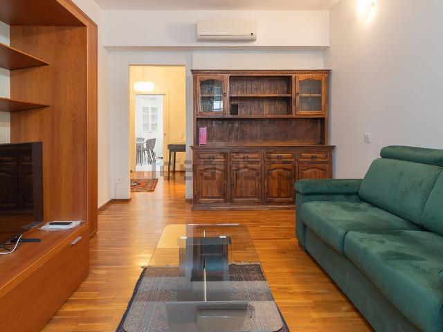 Appartamento in affitto di 108 m² in Via Cola Montano, 24