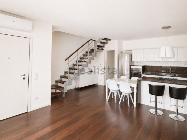 Appartamento in affitto di 108 m² in Via Giacomo Matteotti