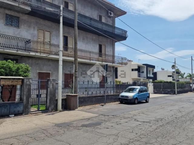 Appartamento in affitto di 108 m² in Via Marchesana, 17