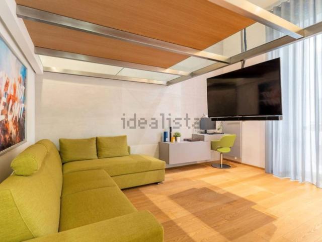 Appartamento in affitto di 108 m² in Via Nino Bixio, 2