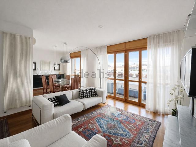 Appartamento in affitto di 108 m² in Via Savona