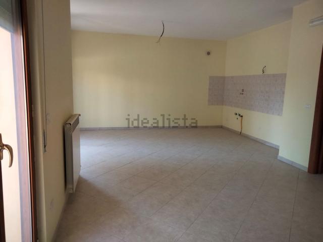Appartamento in affitto di 108 m² in Contrada Stazione