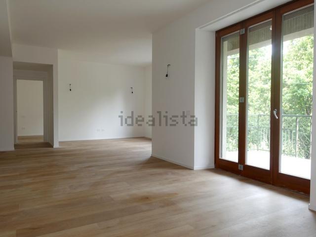 Appartamento in affitto di 109 m² in Via Francesco Carlini, 5