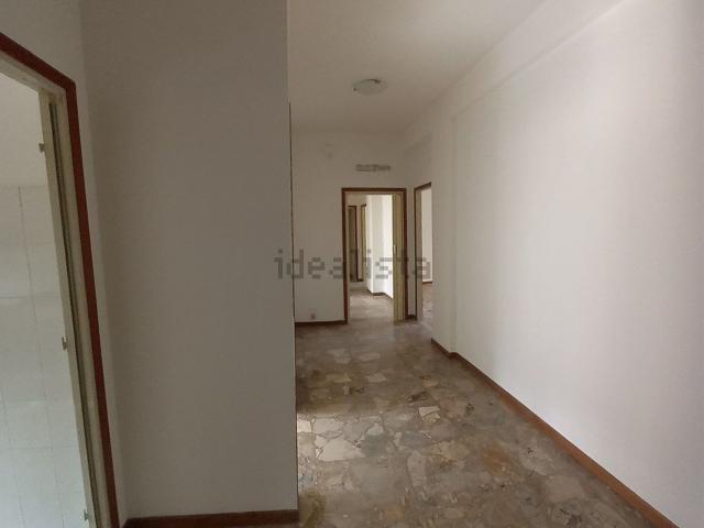 Appartamento in affitto di 109 m² in Via Montello, 24