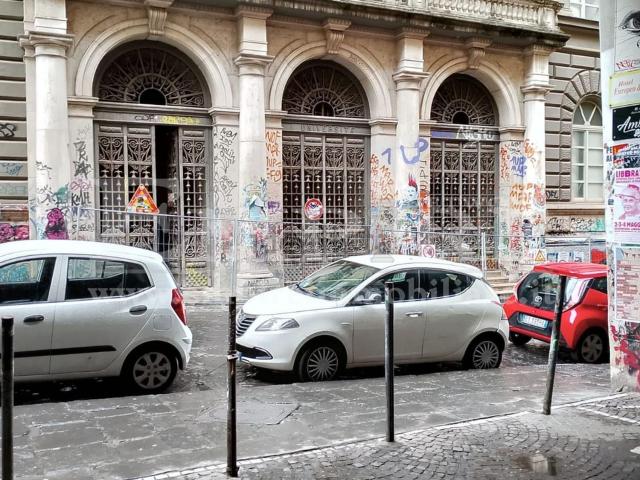 Appartamento in affitto di 109 m² in Via Mezzocannone, 109