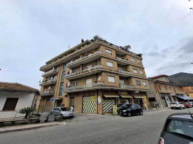 Appartamento in affitto di 110 m² in Via Costantinopoli, 3