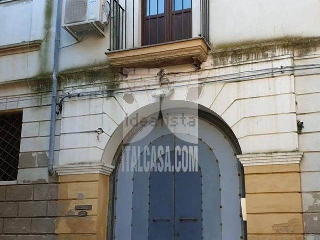 Appartamento in affitto di 110 m² in Via Cavour