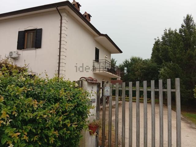 Appartamento in affitto di 110 m² in Via Campo dei Monaci
