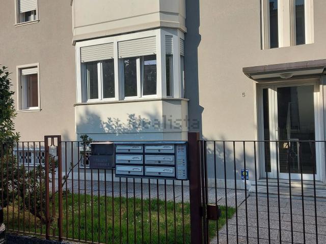 Appartamento in affitto di 110 m² in Via Caorle