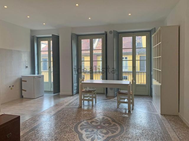 Appartamento in affitto di 110 m² in Via Cernaia, 27