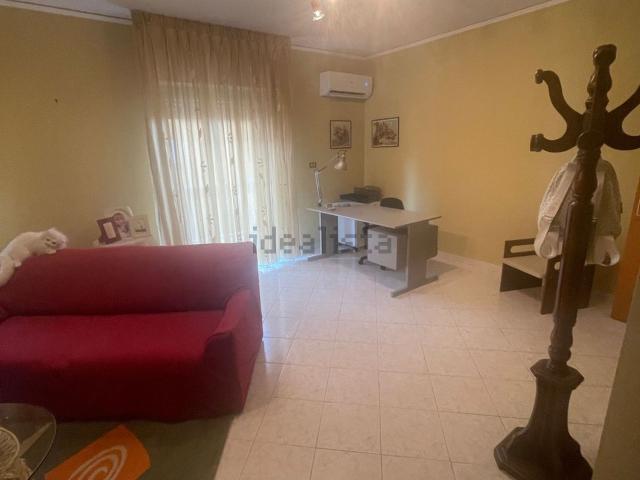 Appartamento in affitto di 110 m² in Via Amendola